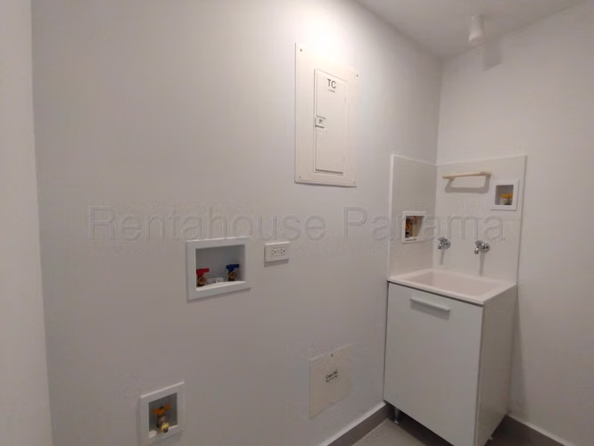 Se Vende Apartamento en Condado del Rey LA26-9139
