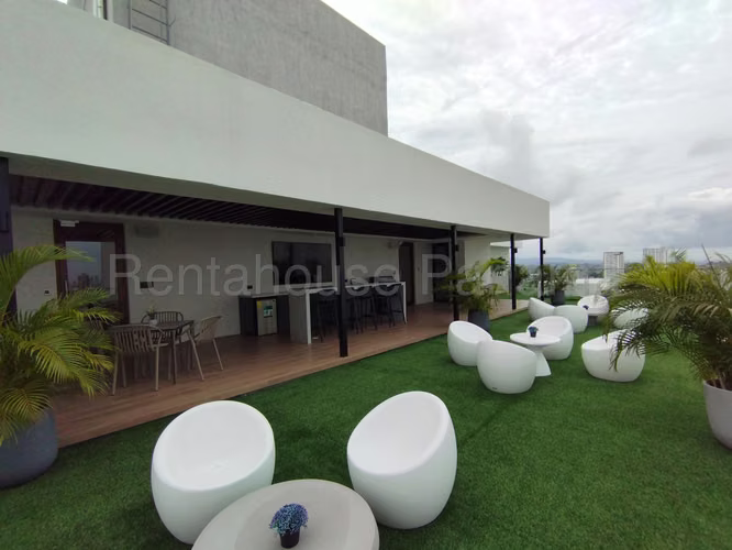 Se Vende Apartamento en Condado del Rey LA26-9139