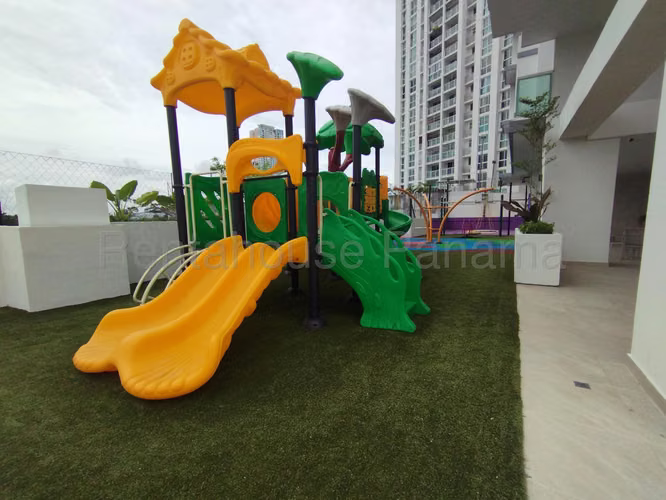 Se Vende Apartamento en Condado del Rey LA26-9139
