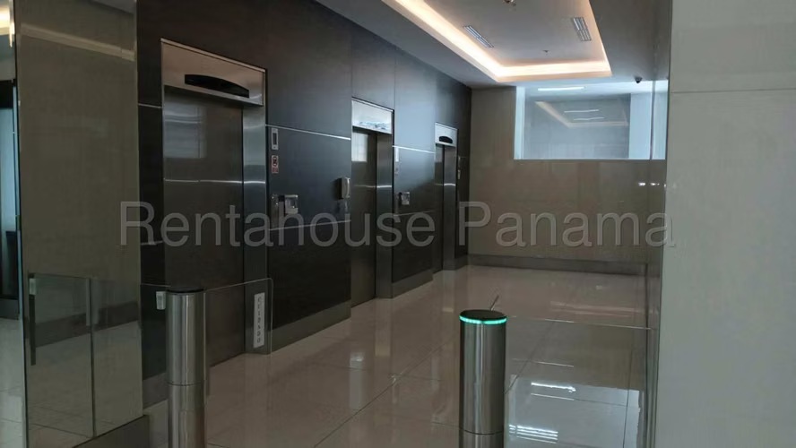 Se Vende Oficina en Paitilla LA26-9121