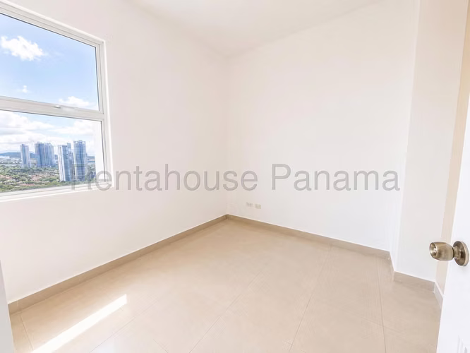 Se Alquila Apartamento en Costa del Este LA26-8882