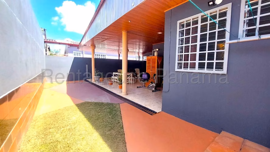 LGU-Venta de casa en Brisas del Golf.