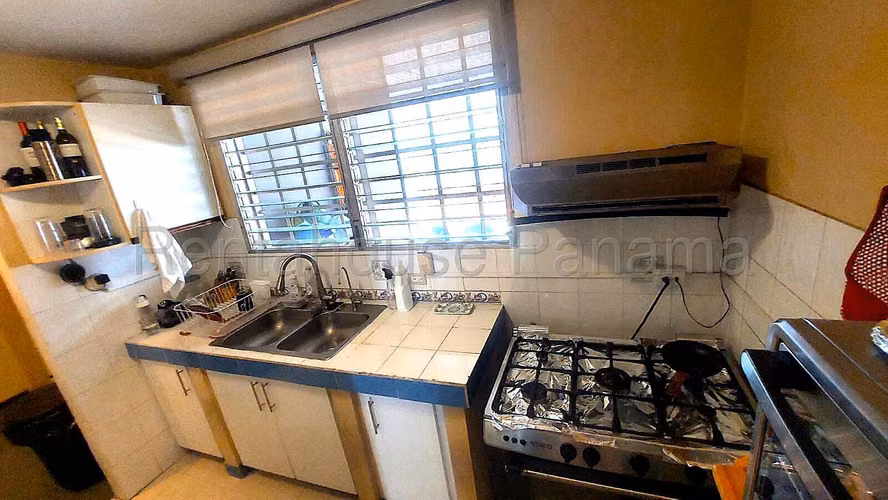 LGU-Venta de casa en Brisas del Golf.