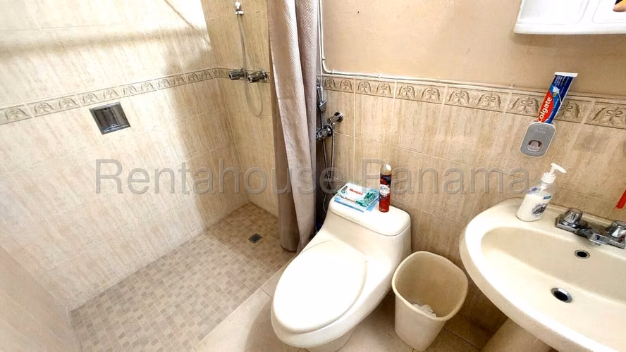 LGU-Venta de casa en Brisas del Golf.