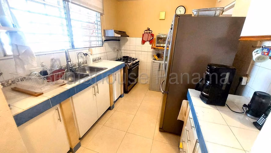 LGU-Venta de casa en Brisas del Golf.