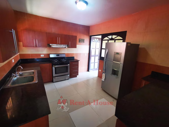 LGU-Venta de casa en Las Cumbres. - Imagen 3