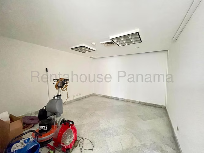 Edificio en alquiler o venta en Transístmica YM