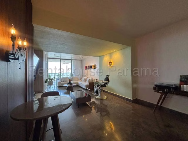 Apartamento en Alquiler en Avenida Balboa JG