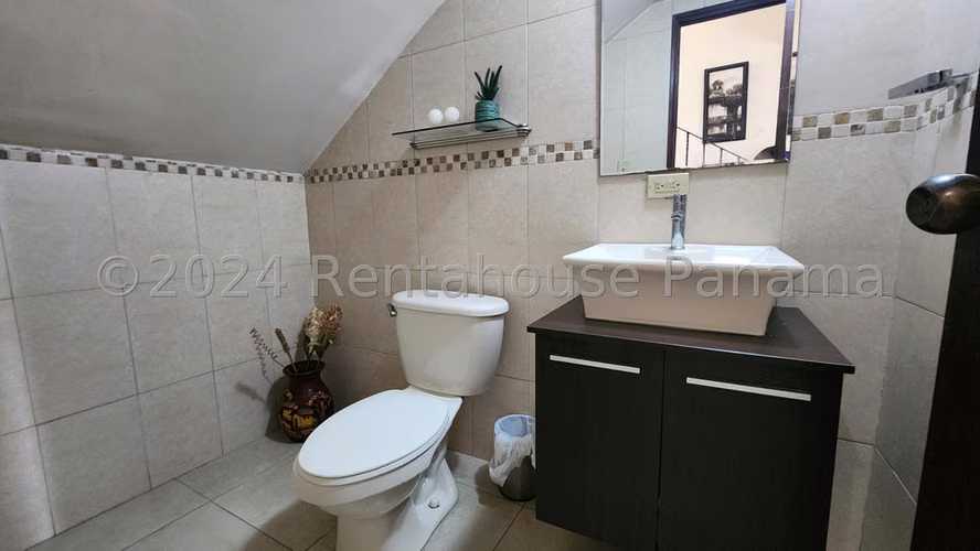 Casa en Alquiler en Ancon JG