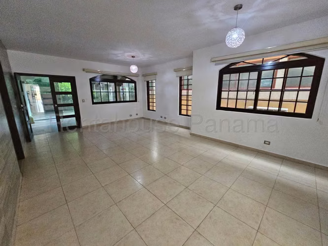Casa en Venta en Costa Sur YM