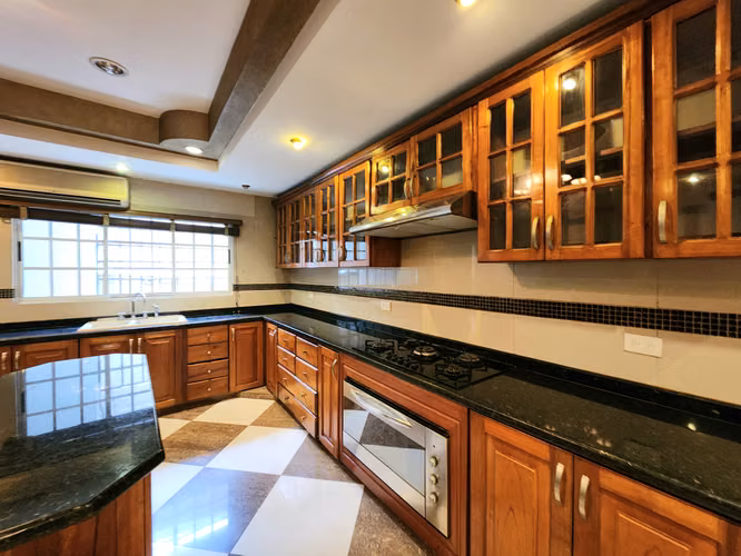 Casa en Venta en Los Ángeles, Betania | 625 m² de Construcción | Piscina | Doble Acceso | $550,000 - Imagen 6