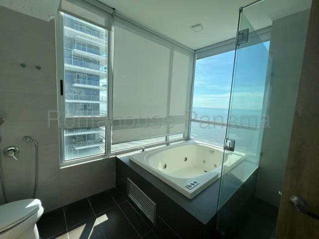 Apartamento en Venta en Costa del Este. PH ALTAMAR. 26LDC3079