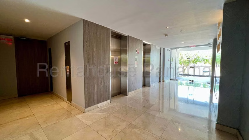 Apartamento en alquiler Amoblado en Panamá Pacifico.27SPCG1