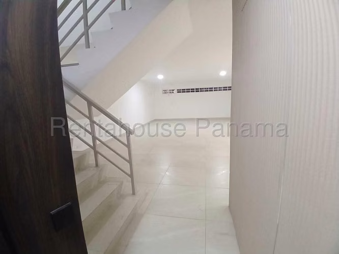 Venta de Casa Duplex en San Francisco 26*4954Mfk