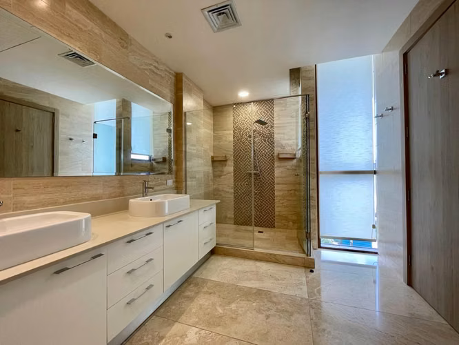 ALQUILER DE APARTAMENTO  OCEAN REFF ISLAND DE LUJO YM