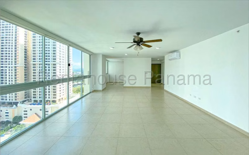 Se Vende Apartamento en Costa del Este YDU