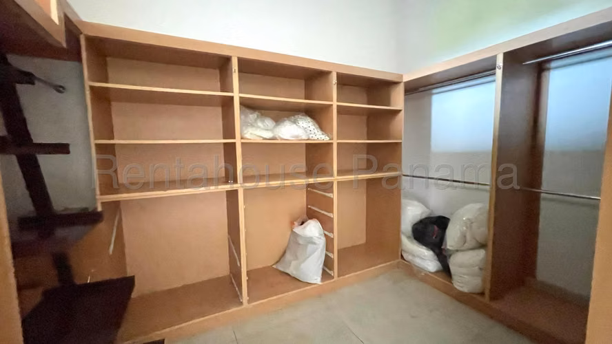 Venta de Espectacular y único apartamento en Amador 26*8205Mfk