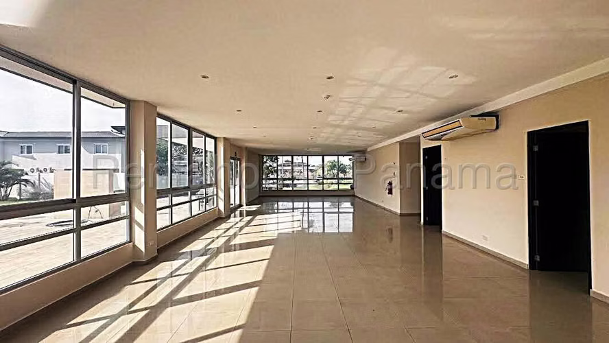 Se Alquila Casa en Costa Sur YDU
