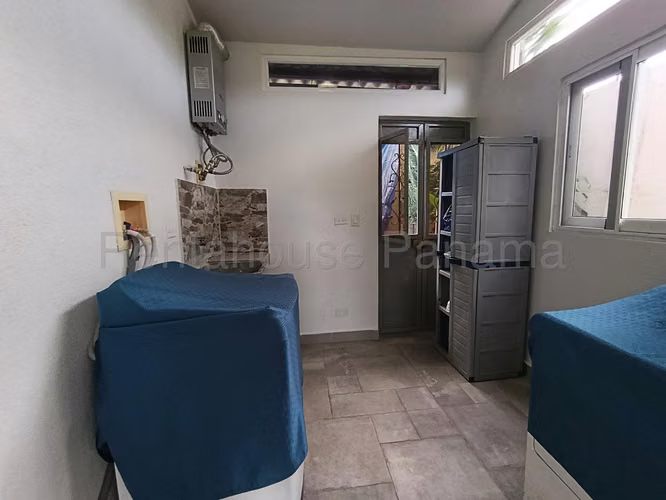 Se Alquila Casa en Costa Sur YDU