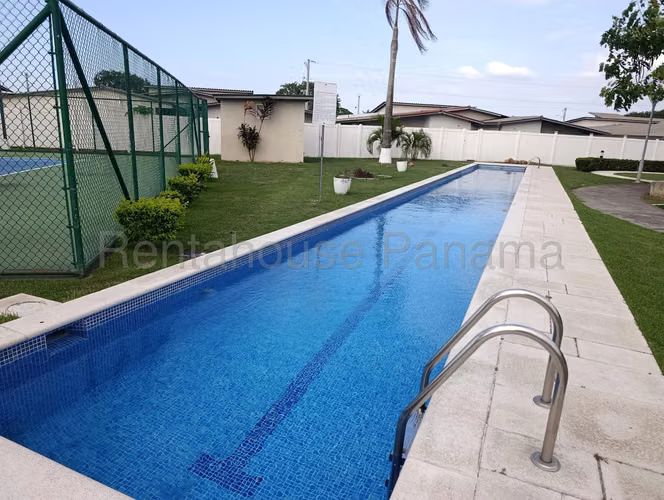 Se Alquila Casa en Costa Sur YDU