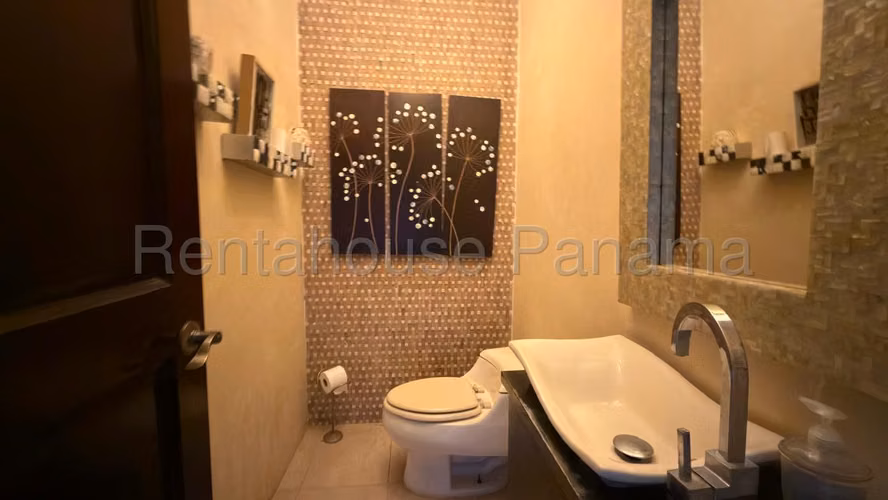 Se Vende Apartamento en Costa del Este YDU