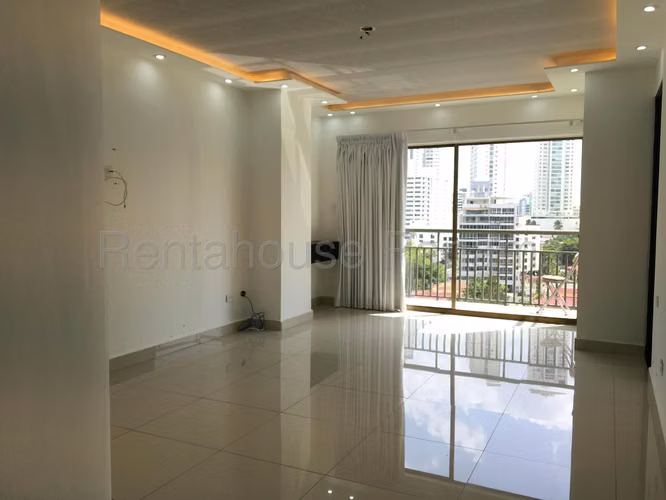 Se Alquila Apartamento en Coco del Mar VLU26-9114