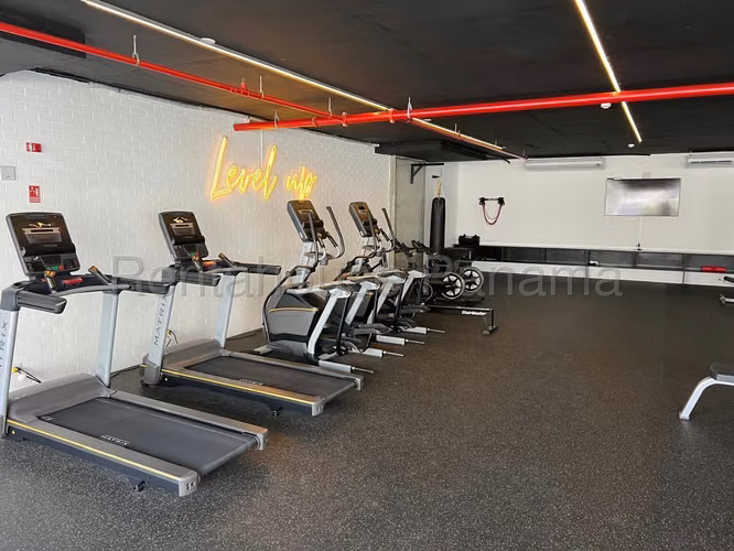Se Alquila Apartamento en Parque Lefevre VLU27-33