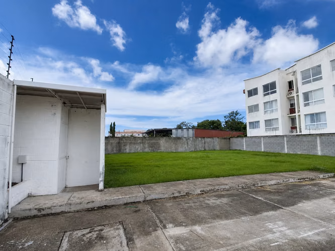 Venta de terreno en Las Acacias con anteproyecto - Imagen 4