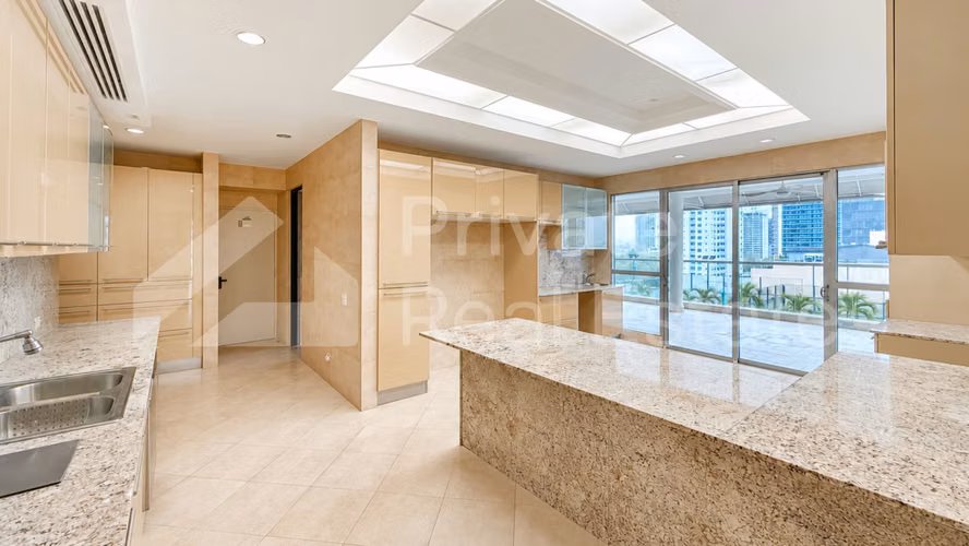 Se Vende apartamento en Ten Tower Costa del este