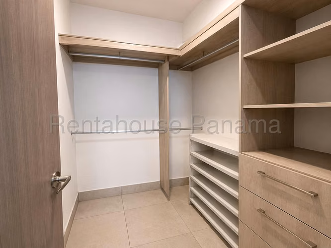 Alquiler de Apartamento en Dos Mares Ph Pacific Hills KC