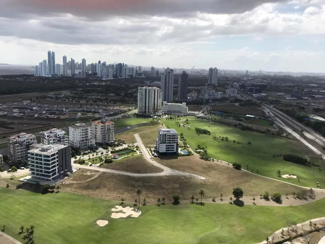 Venta de Exclusivo Apartamento en Santa Maria Ph Solana 306 Mts PD