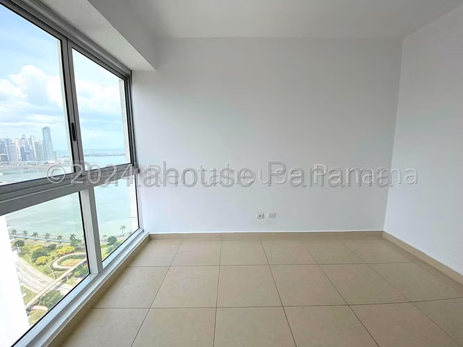 VIVA YA! EN AVENIDA BALBOA VENTA PH RIVAGE CON LÍNEA BLANCA ESM