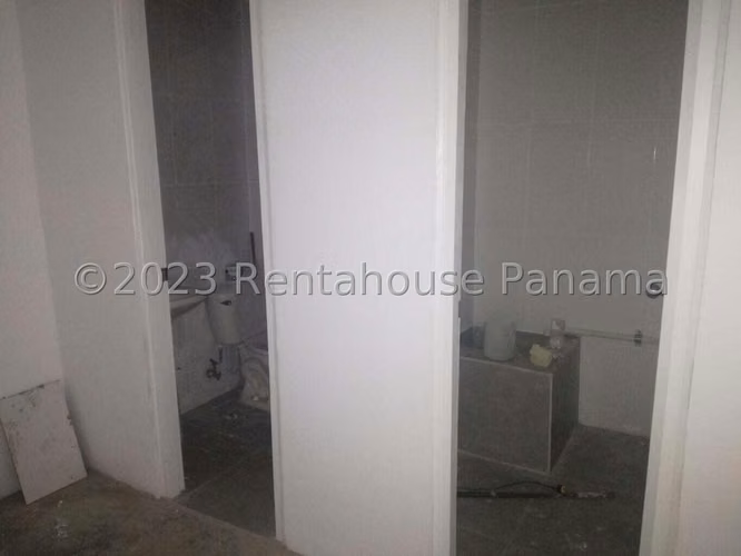 VENTA DE GALERA EN PARQUE LEFEVRE ESM