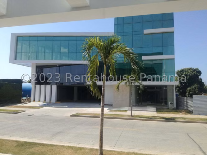 VENTA DE GALERA EN PARQUE LEFEVRE ESM