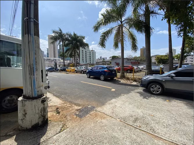 VENTA DE GALERA EN VIA BRASIL ESM