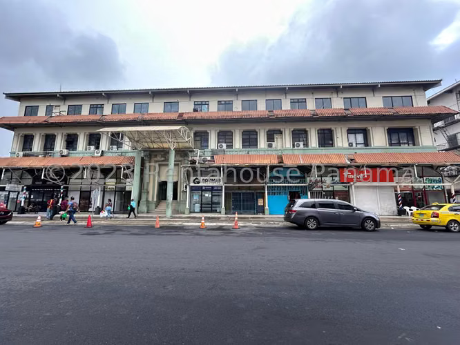 VENTA DE EDIFICIO COMERCIAL EN CRISTOBAL ESM