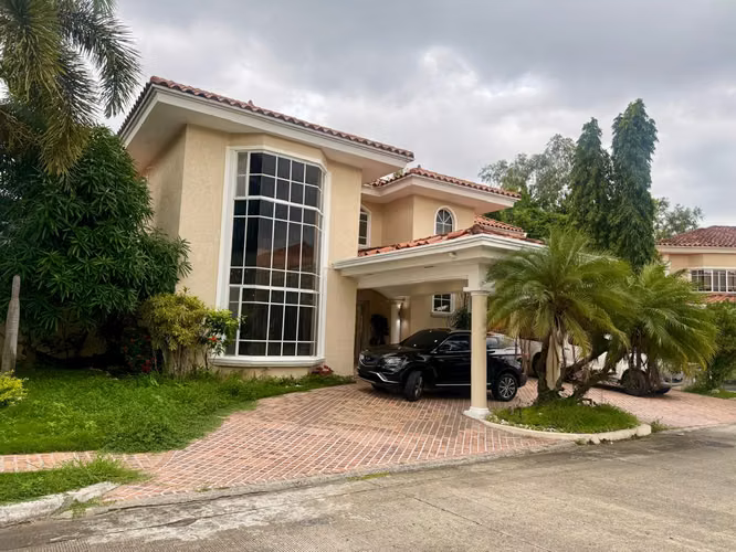 Alquiler Casa Linea Blanca Palmeras del Este
