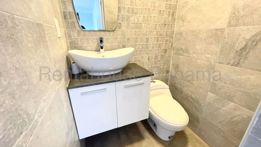 Venta de Apartamento Totalmente Remodelado en Paitilla 26*7263mfk