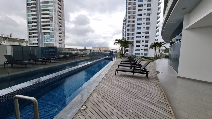 Apartamento con Piscina Privada en Avenida Balboa 21EPP11192