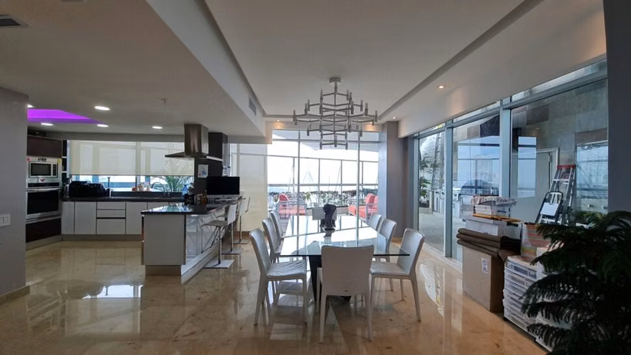 Apartamento con Piscina Privada en Avenida Balboa 21EPP11192