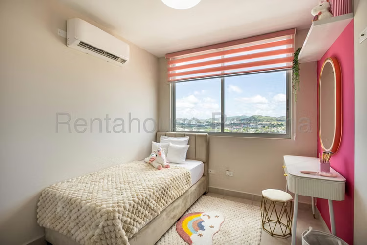 Apartamento en Venta en Parque Lefevre JG