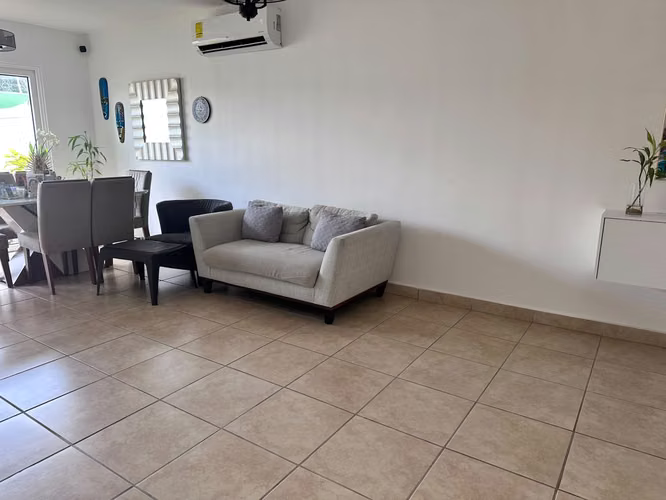 Casa en Venta en PH Alpes, Brisas Norte | 3 Recámaras | Patio | Cuarto y Baño de Servicio