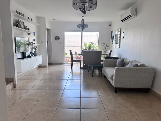 Casa en Venta en PH Alpes, Brisas Norte | 3 Recámaras | Patio | Cuarto y Baño de Servicio