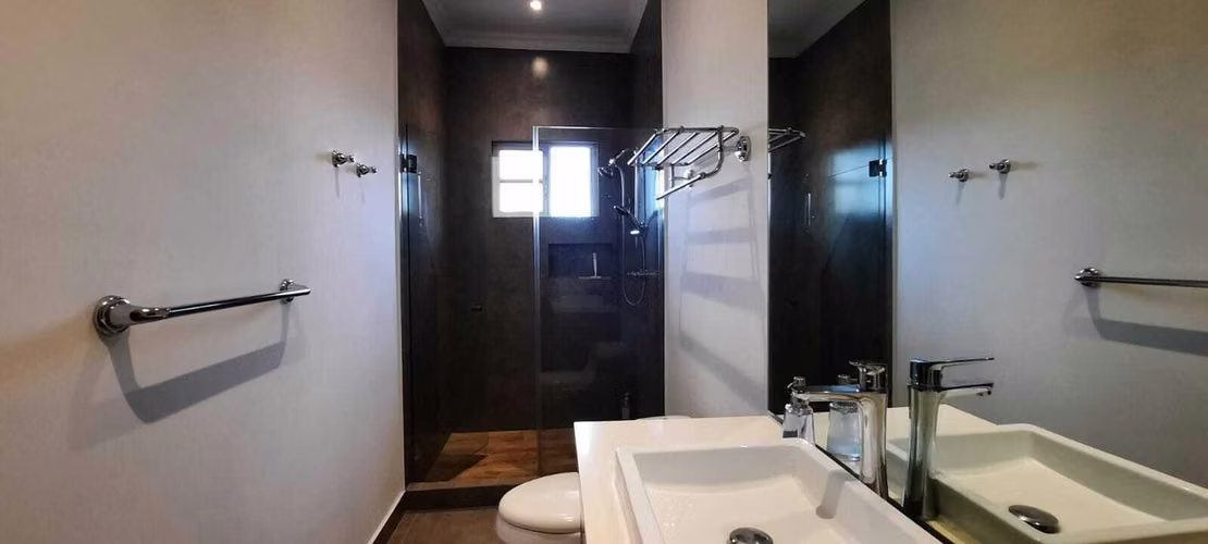 Con Piscina Privada Remodelada Casa en Costa del Este 22EPP8044 - Imagen 12