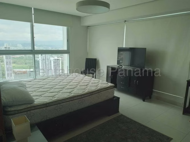 Se Vende Apartamento en Costa del Este LA27-39