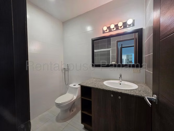 Se Vende Apartamento en El Cangrejo LA26-8967