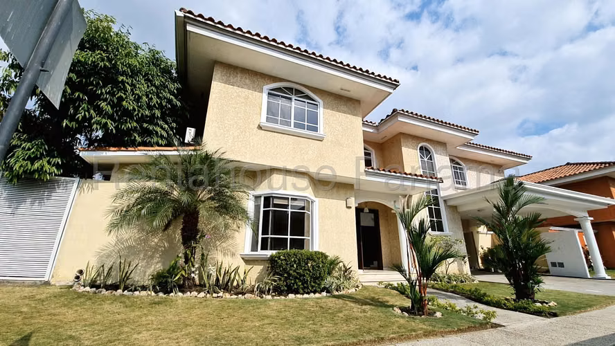 House for Rent in Costa del Este LA27-58
