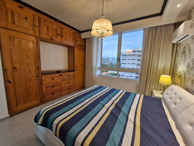 ALQUILO APARTAMENTO EN SAN FRANCISCO, AMOBLADO, 2 RECAMARAS, 150m2.