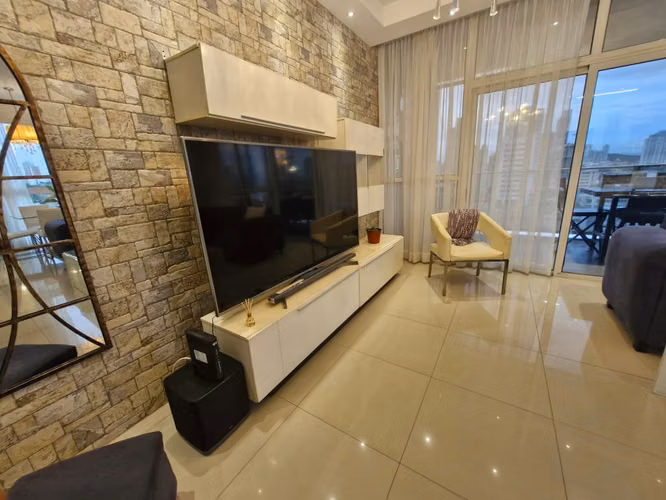 ALQUILO APARTAMENTO EN SAN FRANCISCO, AMOBLADO, 2 RECAMARAS, 150m2.
