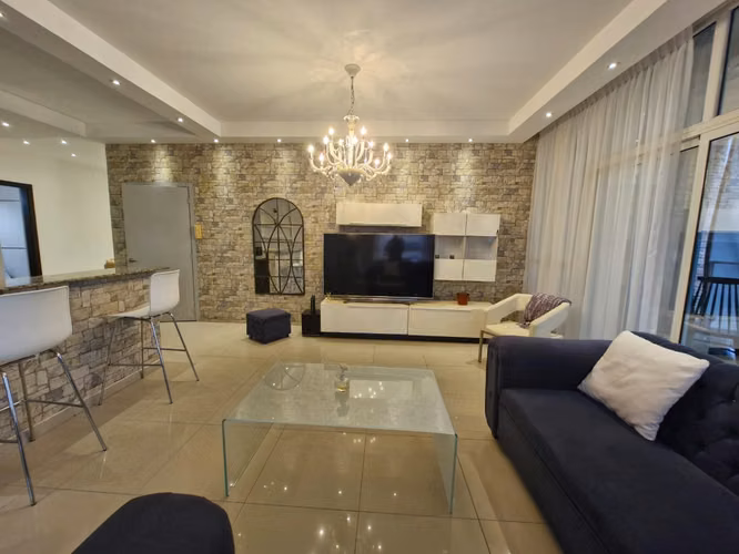 ALQUILO APARTAMENTO EN SAN FRANCISCO, AMOBLADO, 2 RECAMARAS, 150m2.